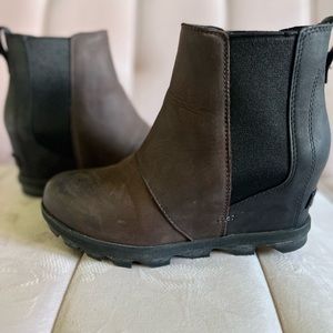 Sorel Joan Of Arctic Wedge Lll Chelsea Booties Black & Brown Ankle